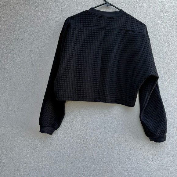 Lululemon Lab - Textured Grid Cropped Pullover - Black - Picture 6 of 7